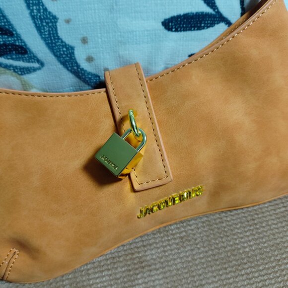 Jacquemus Handbag - Picture 5 of 8